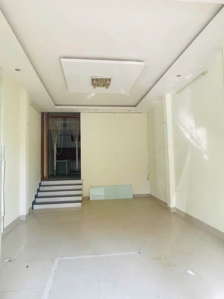 Cho thuê nhà 2 tầng mặt tiền phường Tự An, Buôn Ma Thuột - Kinh doanh sầm uất!