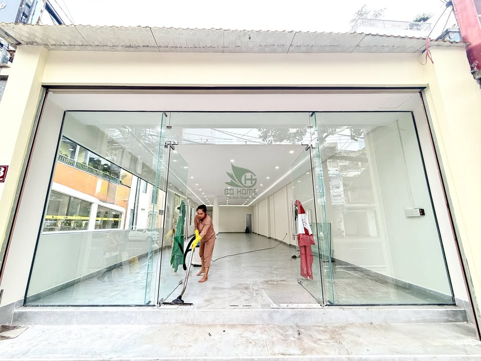 Cho thuê nhà kinh doanh 2 mặt tiền Phước Hòa, Nha Trang 171m² giá 65 triệu/tháng - Vị trí kinh doanh đắc địa!