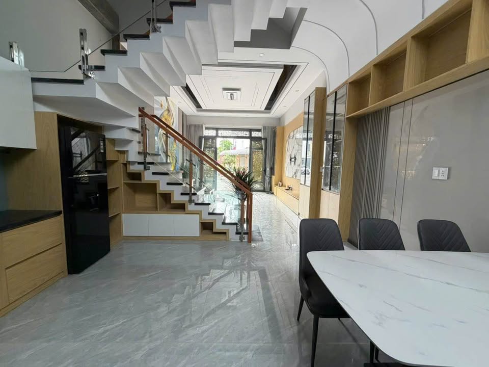Nhà phố KDC Phúc Đạt, Dĩ An 60m² giá 5 tỷ - Thiết kế hiện đại, sẵn sàng ở ngay!