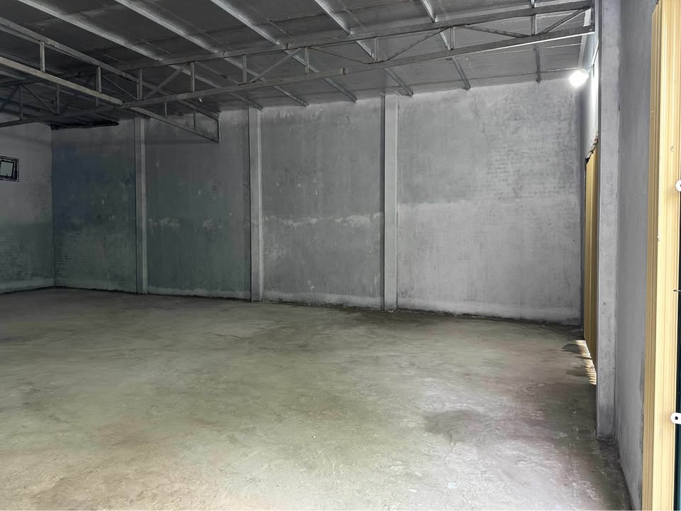 Nhà cấp 4 phố Hồng Quang 63m² giá 4.28 tỷ - Ô tô đỗ cửa, tiện nghi đầy đủ!