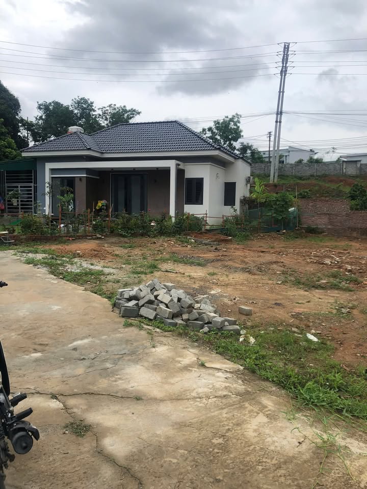 Đất nền tại khu 7 Thanh Sơn, Uông Bí 100m² giá chỉ 8 tỷ - Đường ô tô tránh nhau!