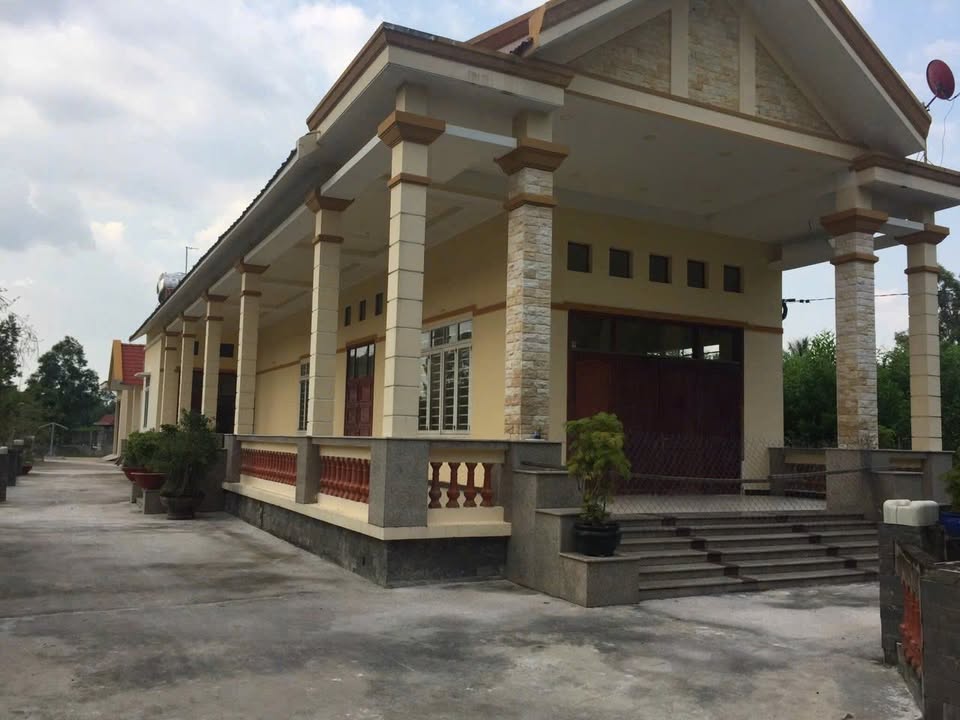 Bán căn nhà vườn Thạnh Lợi, Bến Lức 4200m² giá 12 tỷ - Không gian sống lý tưởng!