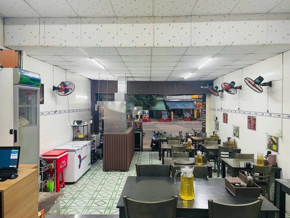 Quán cháo hàu cho thuê mặt tiền đường Man Thiện, Thủ Đức - Diện tích 125m², Giá chỉ 17 triệu/tháng!