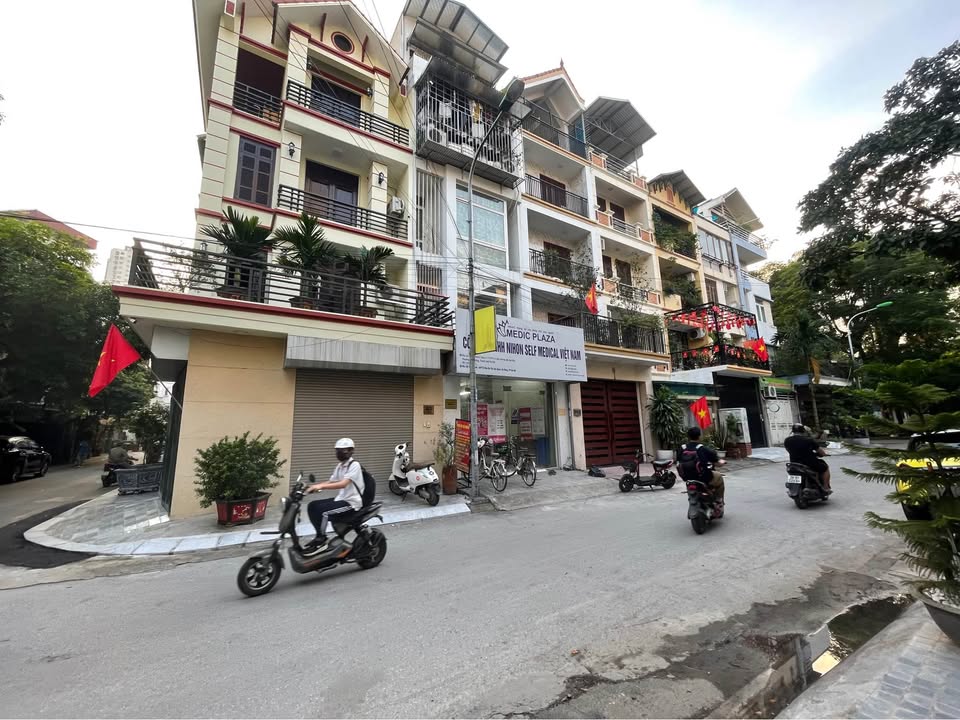 Nhà phố Văn Quán 50m² giá 15 tỷ - Kinh doanh cực tốt!