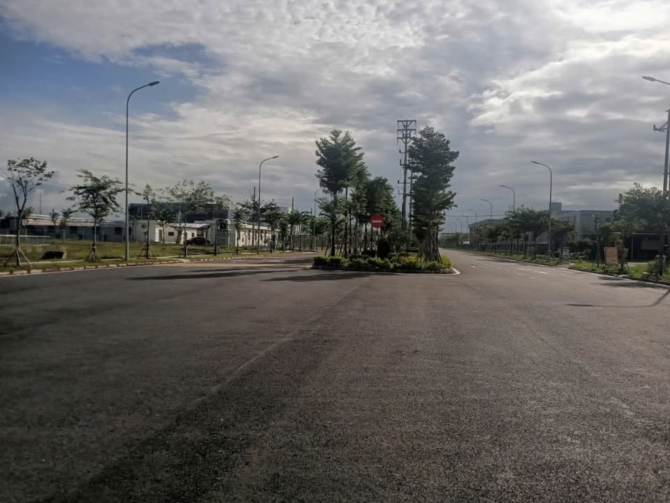 Kho xưởng cho thuê 10.000m² tại KCN Đồng Văn 1, Hà Nam - Vị trí đắc địa, giao ngay 2026!