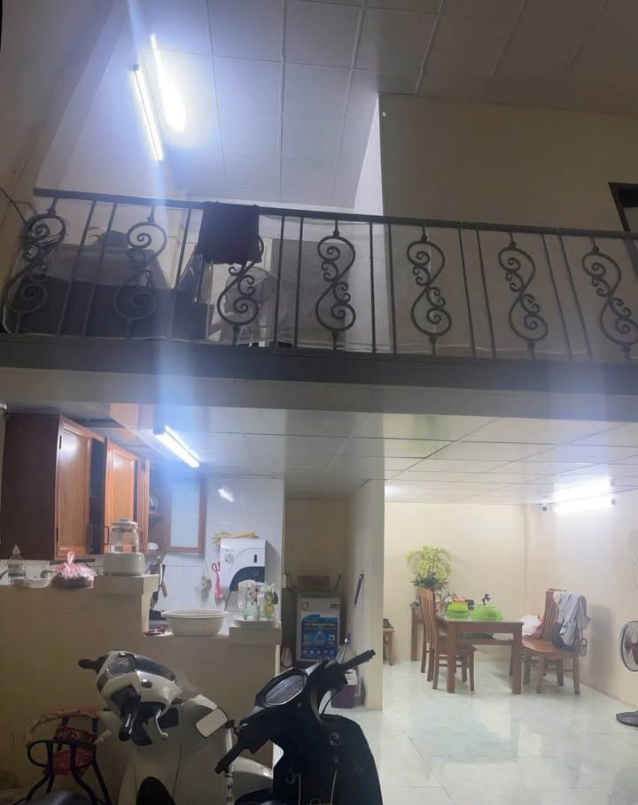 Nhà cấp 4 Hoàng Mai 47m² giá 2 tỷ - Ô tô đỗ cửa, sạch sẽ, mới xây!