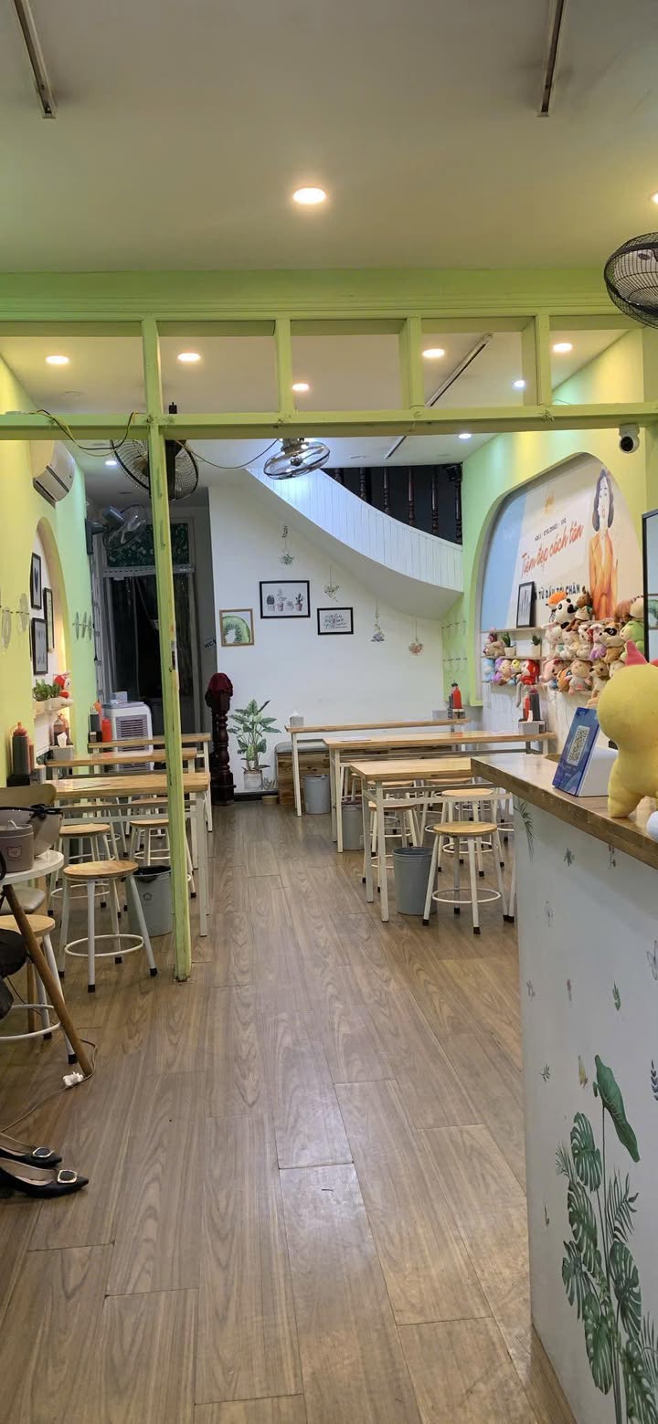 Sang nhượng quán ăn Cầu Giấy 80m² giá 330 triệu - Thiết kế đẹp, đông sinh viên