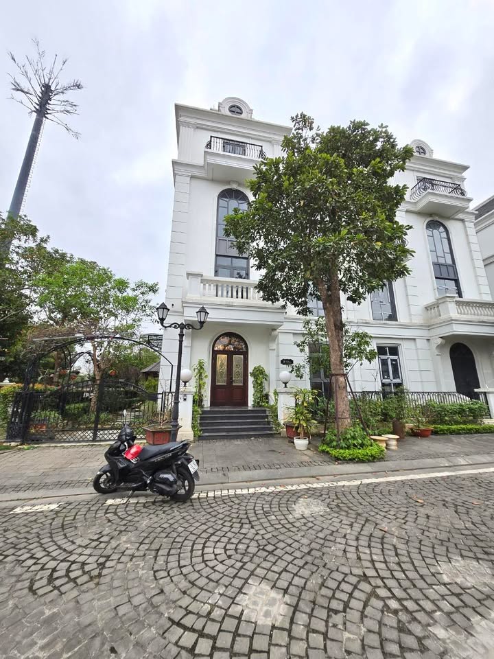 Biệt thự song lập Elegant Park Villa Long Biên 215m² giá 33 tỷ - Sẵn sàng vào ở ngay!