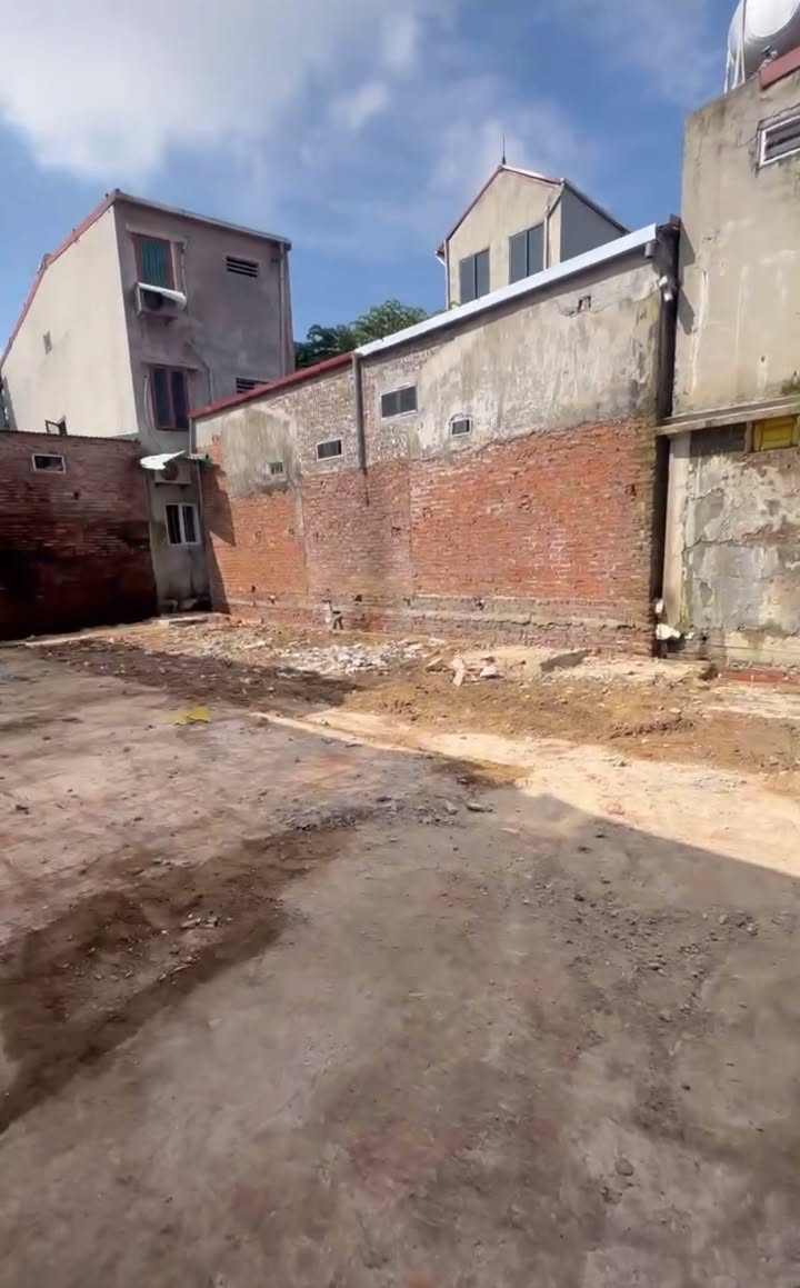 Đất nền mặt tiền 8m Phường Hoàng Văn Thụ 122m² giá 2 tỷ - Cơ hội đầu tư tuyệt vời!