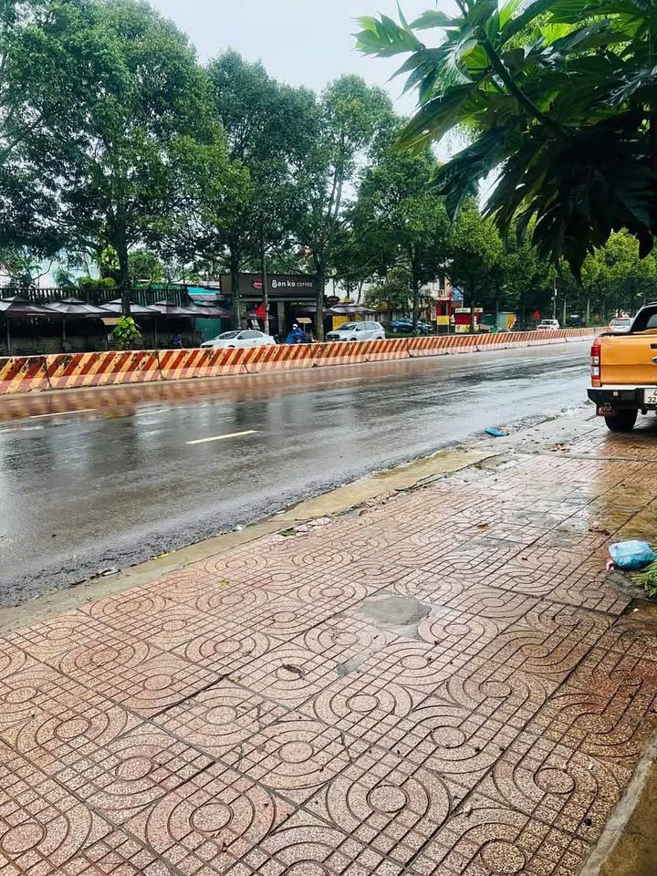 Nhà mặt tiền Phạm Văn Đồng, phường Tân Lập 120m² giá 5.5 tỷ - Cơ hội kinh doanh tuyệt vời!