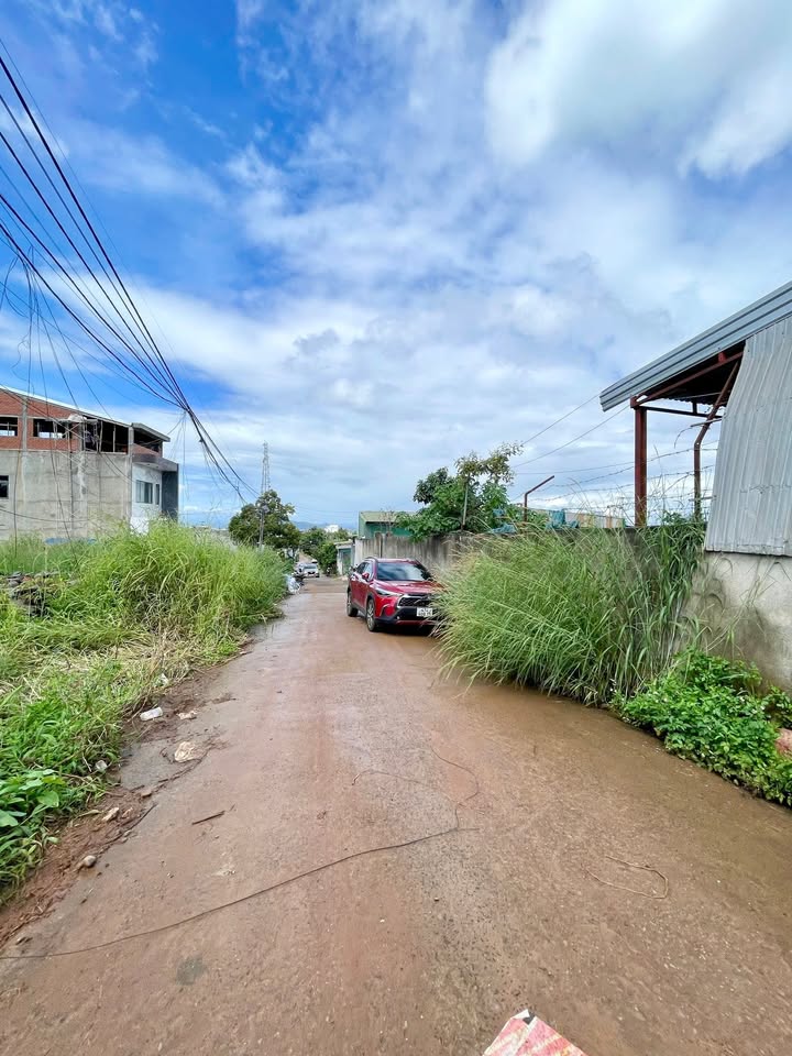 Đất nền thương mại dịch vụ Hẻm 246 Y Moan - 700m² giá 4.5 tỷ - Cơ hội đầu tư sinh lời!