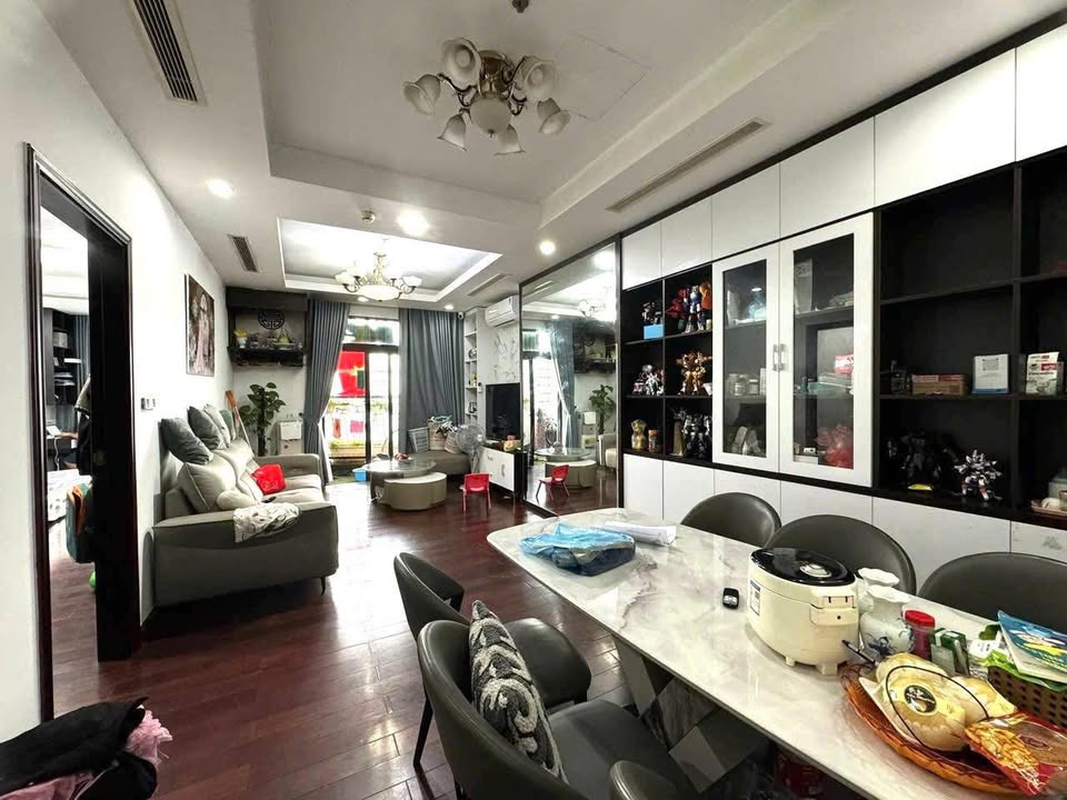 Căn hộ 2PN Tòa R4 Royal City 100m² giá thương lượng - Chính chủ cần bán gấp!