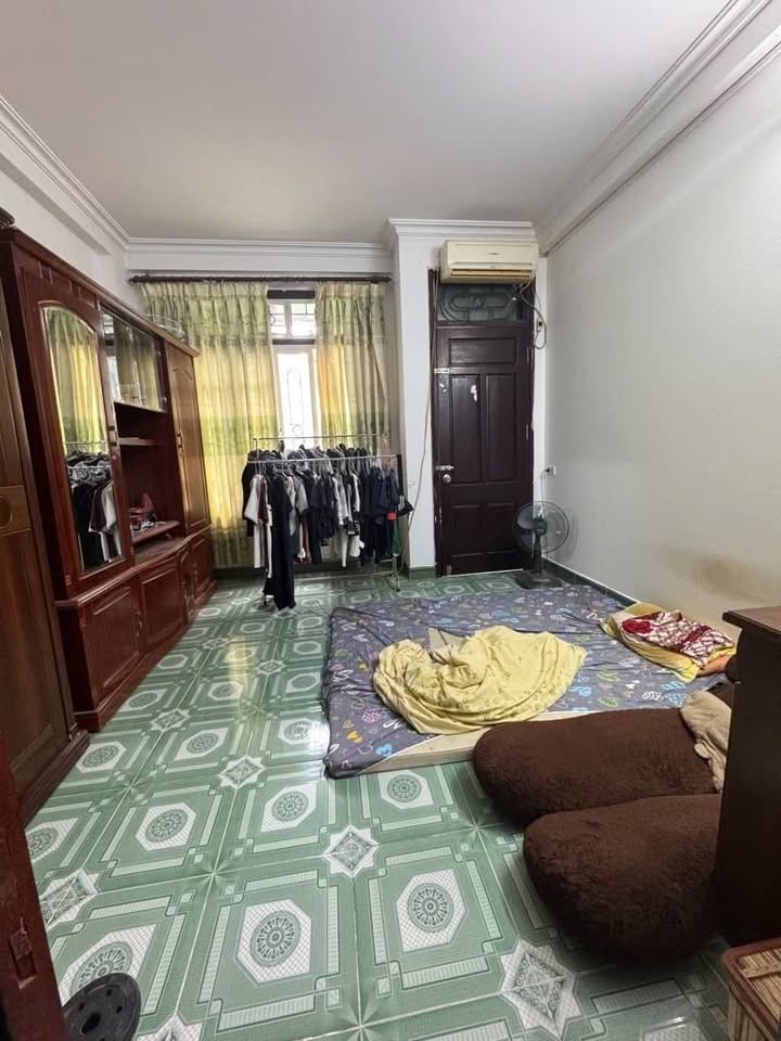 Nhà 4 tầng Vĩnh Hưng 41m² giá 8.7 tỷ - Ô tô đỗ cửa, ngõ thông thoáng!