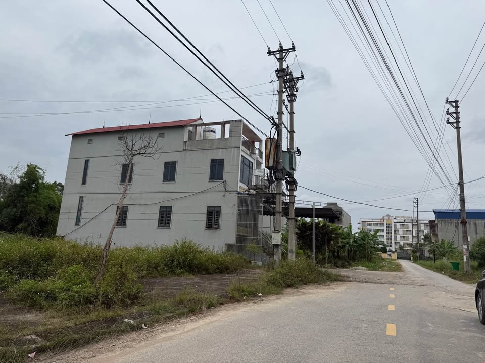 Nhà 3 tầng trung tâm Ba Hàng, Phổ Yên 100m² giá chỉ 3 tỷ - Đầu tư sinh lời!