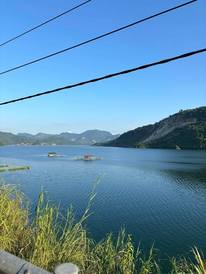 Đất Farm ven hồ Đà Bắc 1300m² giá 100 triệu - Cơ hội đầu tư sinh lời!