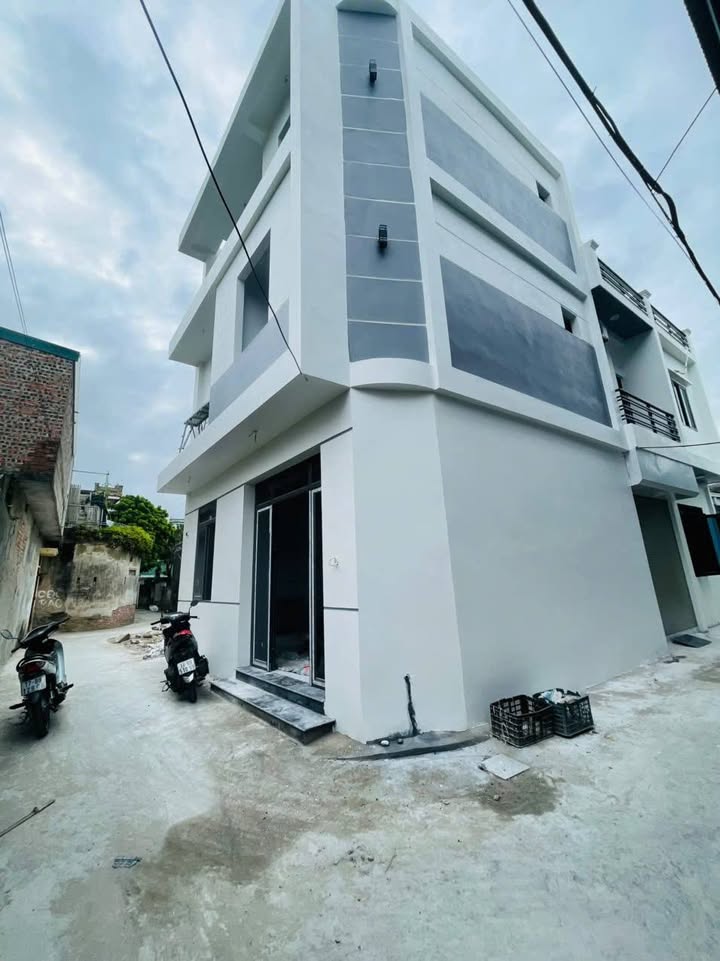 Nhà 3 tầng lô góc Vũ Phúc Thái Bình 43m² giá 2 tỷ - Gần trường học và siêu thị!