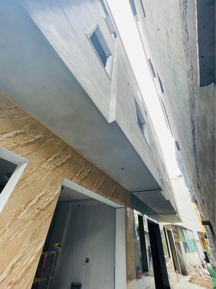 Nhà 3 tầng Kỳ Bá - Thái Bình 42m² giá 2.8 tỷ - Thiết kế hiện đại, ô tô vào tận nhà!