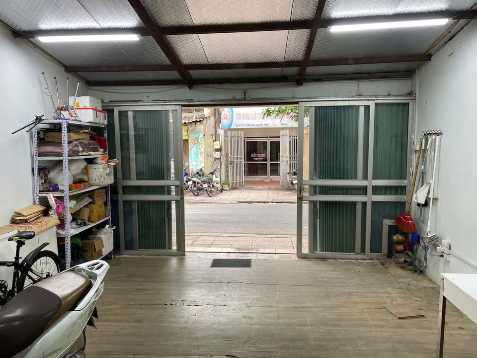 Cửa hàng cho thuê 30m² phố Vũ Xuân Thiều - Kinh doanh sầm uất, giá chỉ 5 triệu!