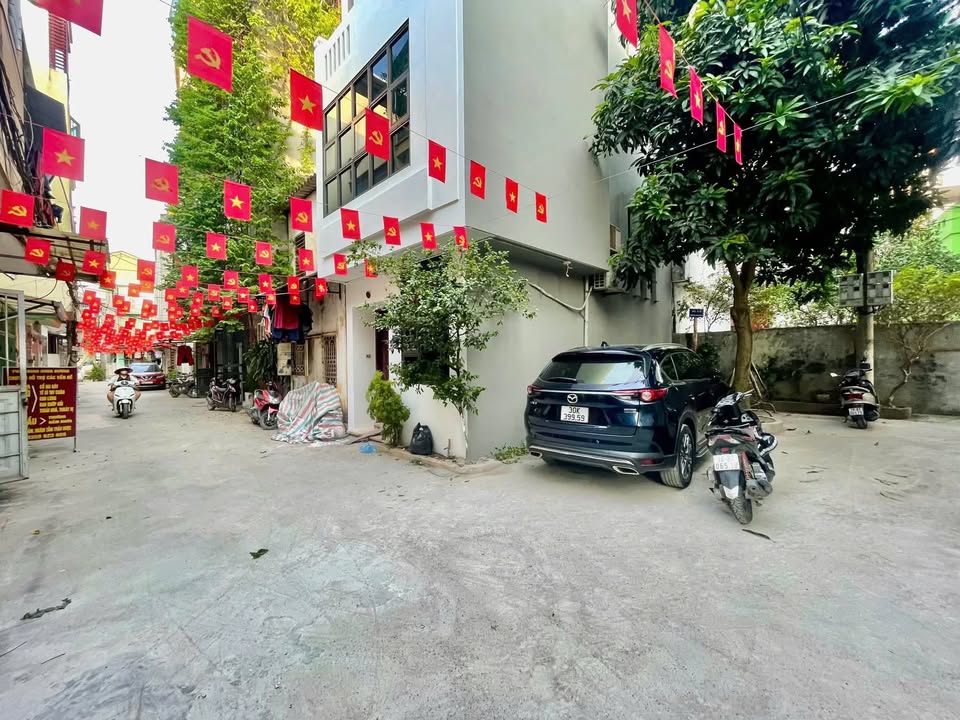 Nhà Phân Lô Phú Diễn 32m² giá 8 tỷ - Ô tô đỗ cửa, kinh doanh tốt!