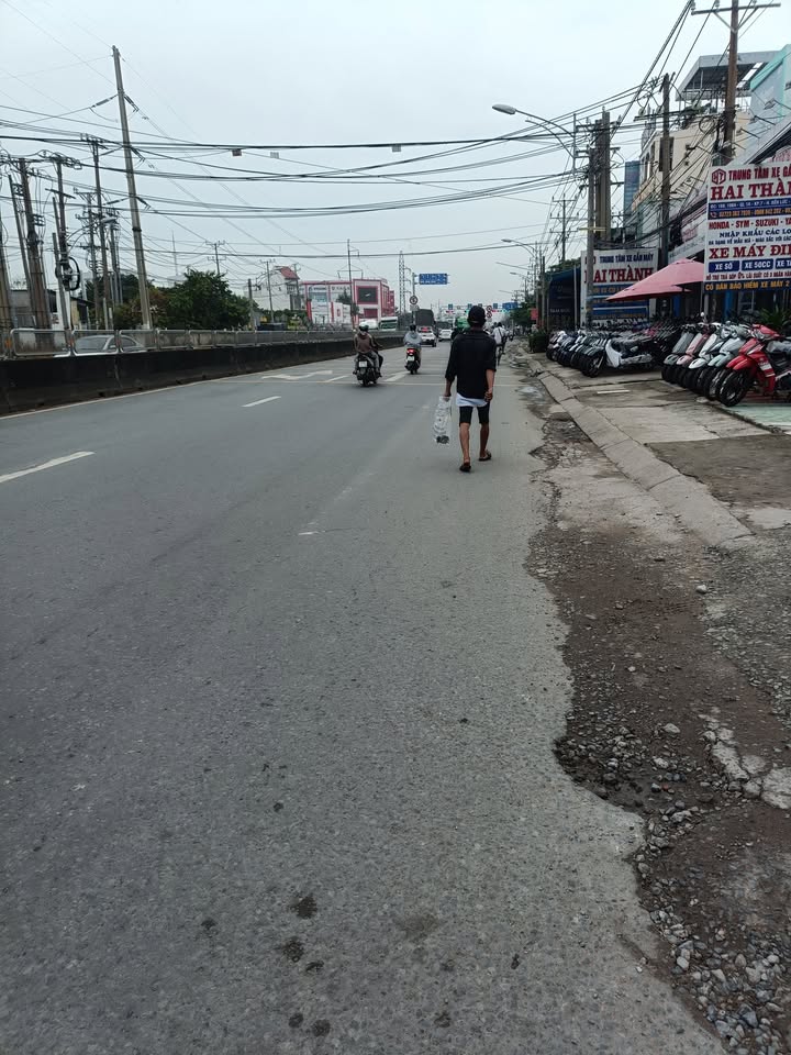 Đất thổ cư Bến Lức 127m² giá 1.7 tỷ - Vị trí đắc địa gần Quốc lộ 1A!