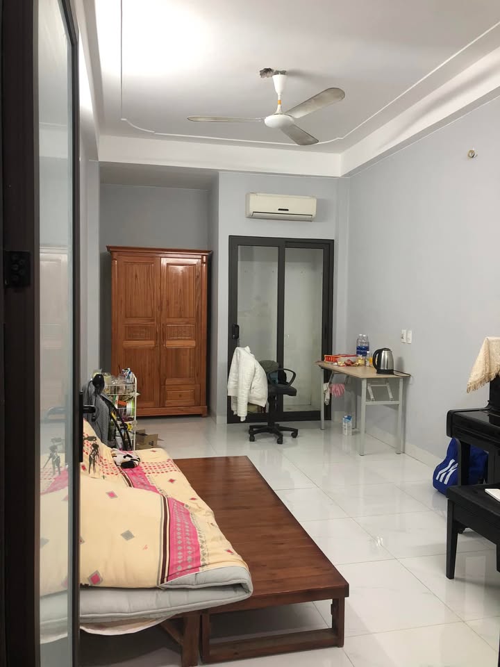 Phòng cho thuê 27m² tại Đội Cấn, Hà Nội - Nội thất đầy đủ, chỉ việc vào ở!