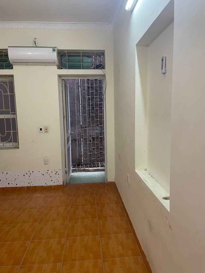 Nhà nguyên căn cho thuê ngõ 190 Lò Đúc, Hai Bà Trưng 30m² giá 8.5 triệu - Vị trí trung tâm tiện lợi!