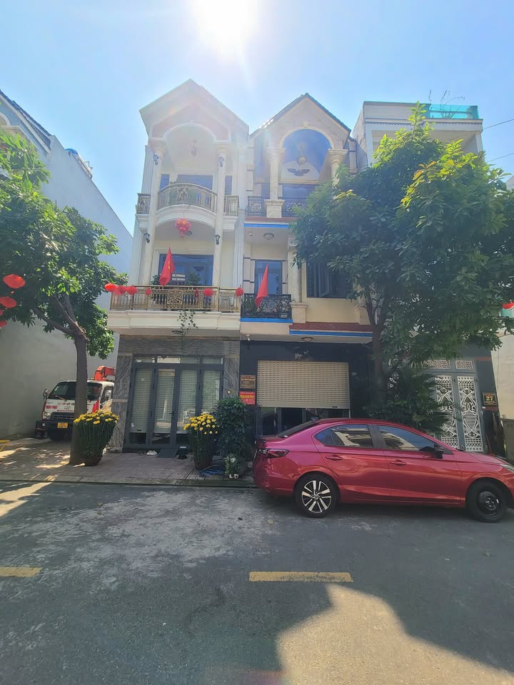 Nhà KDC Tân Đông Hiệp, Dĩ An 66m² giá 5 tỷ - Sổ hồng riêng, thiết kế hiện đại!