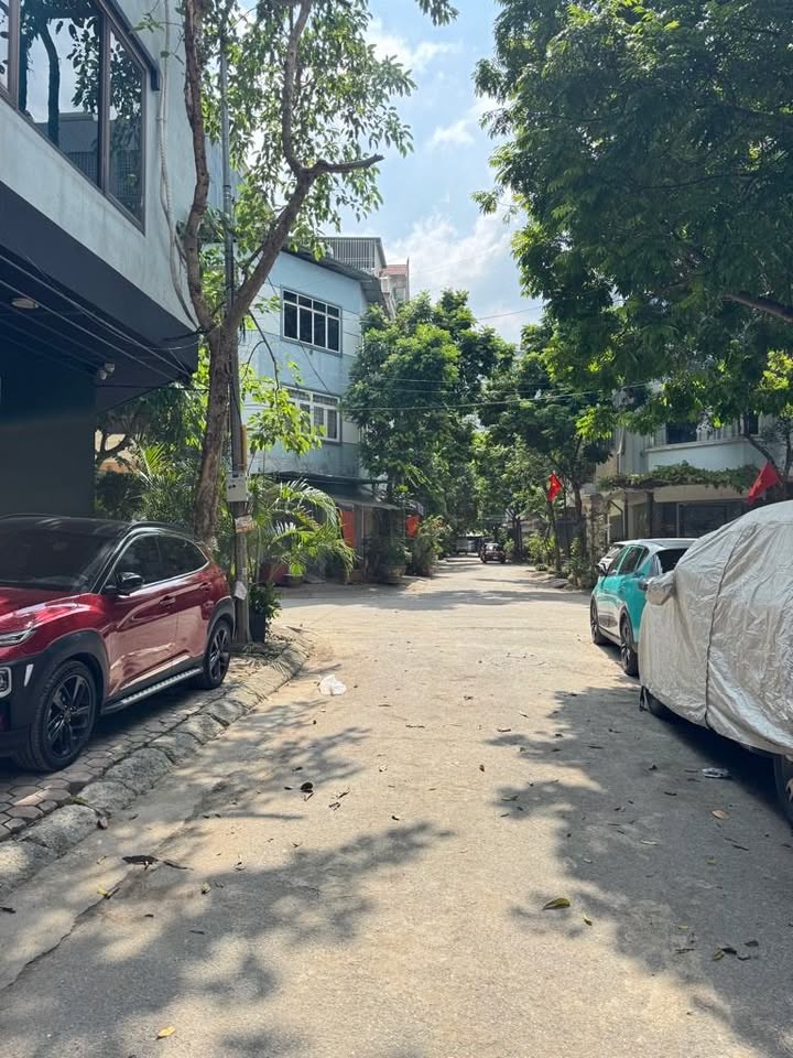 Đất nền La Khê Hà Đông 50m² giá 12.95 tỷ - Đầu tư tiềm năng với sổ đỏ chính chủ!