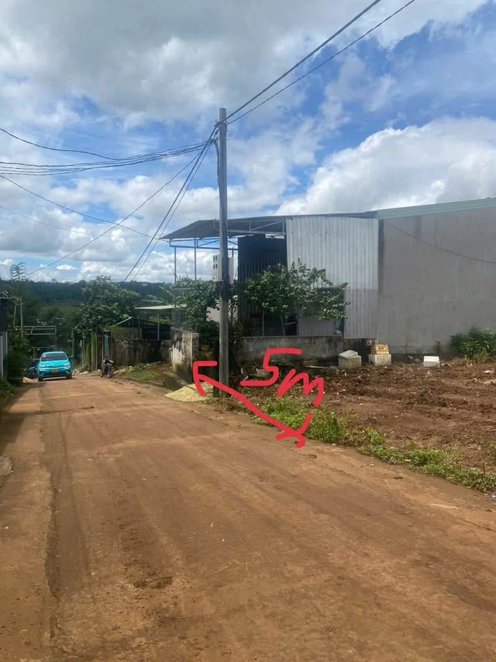 Đất hẻm 240 Nguyễn Chí Thanh 110m² giá 600 triệu - Cơ hội sở hữu tuyệt vời!