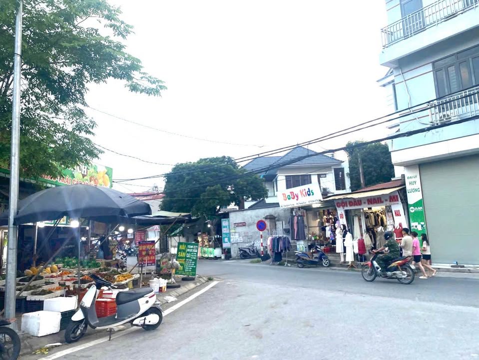 Bán FrontHouse tại Chợ Định Trung Vĩnh Yên 100m² giá 4 tỷ - Mặt tiền 5m thoáng đẹp!