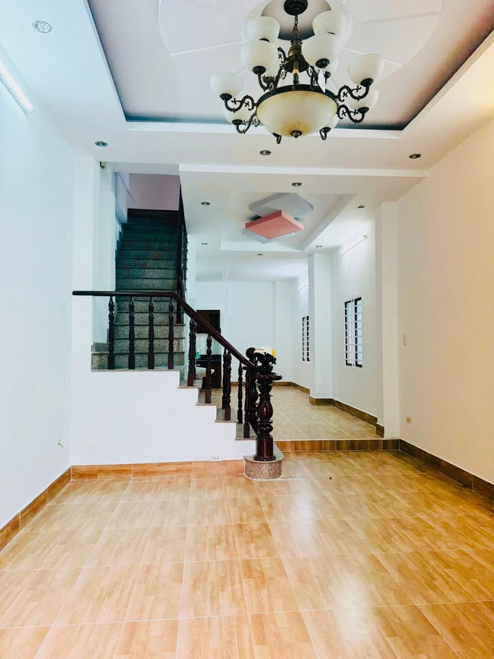 Nhà hẻm xe hơi Đỗ Xuân Hợp, Thủ Đức 100m² giá 7.2 tỷ - An ninh tốt, tiện ích đầy đủ!