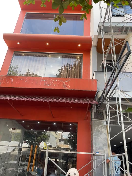 Cho thuê nhà mặt phố Hồ Quý Ly, Đà Nẵng - Giá thỏa thuận, tiện lợi kinh doanh!