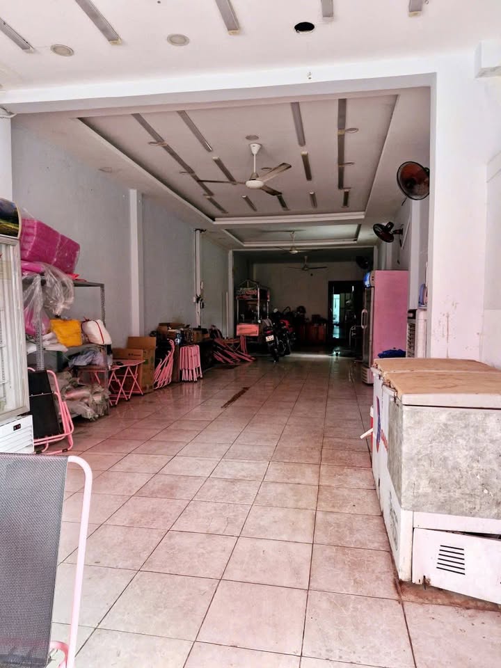 Nhà góc 2 mặt tiền Lê Văn Thọ, Gò Vấp 180m² giá 25 triệu - Kinh doanh sầm uất!