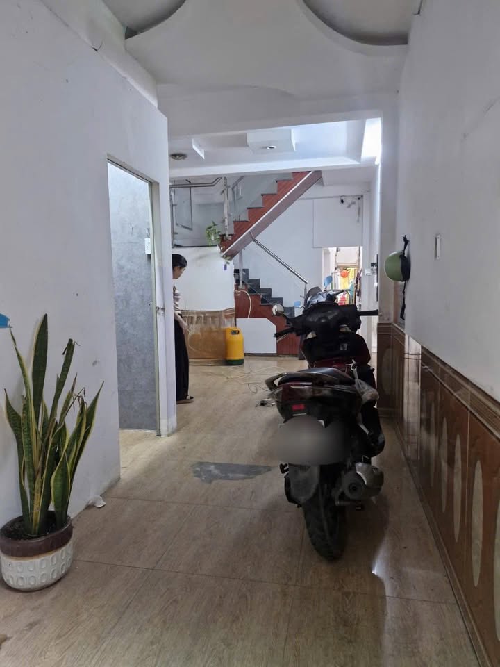 Nhà cho thuê hẻm Phan Huy Ích, Tân Bình 40m² giá 6.5 triệu - Tiện ích đầy đủ, phù hợp gia đình!