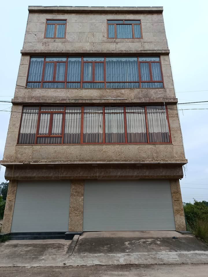 Cho thuê tòa nhà văn phòng 4 tầng tại thị trấn Vôi, Bắc Giang - Diện tích 180m², đầy đủ tiện nghi!