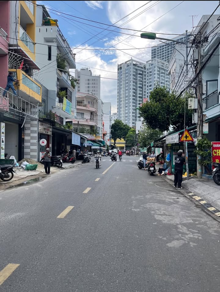 Nhà mặt tiền đường Bạch Đằng, Tân Lập 100m² giá 21 tỷ - Cơ hội đầu tư hiếm có!