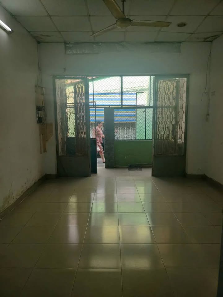 Nhà riêng hẻm Trường Chinh, Tân Bình 74m² giá chỉ 5.68 tỷ - Cực kỳ thoáng mát!