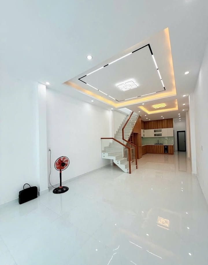 Nhà mặt tiền đường Đông Hưng Thuận, Quận 12 - Diện tích 96m², chỉ 16 triệu/tháng!