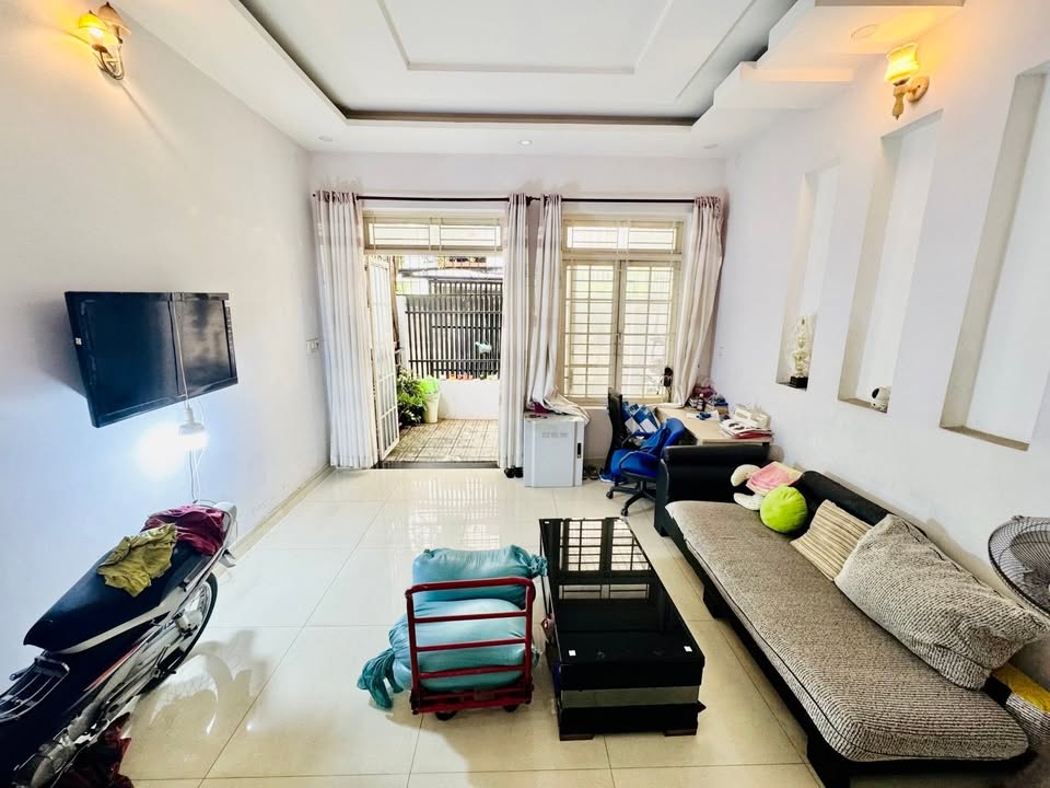 Nhà mới 3 tầng Huỳnh Tấn Phát, Quận 7, 73m² giá 5.5 tỷ - Đầu tư lý tưởng!