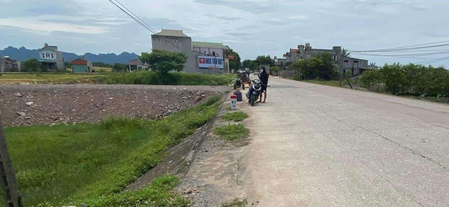 Đất nền Lạc Vân Nho Quan 100m² giá 1.8 tỷ - Vị trí giao thông thuận lợi!