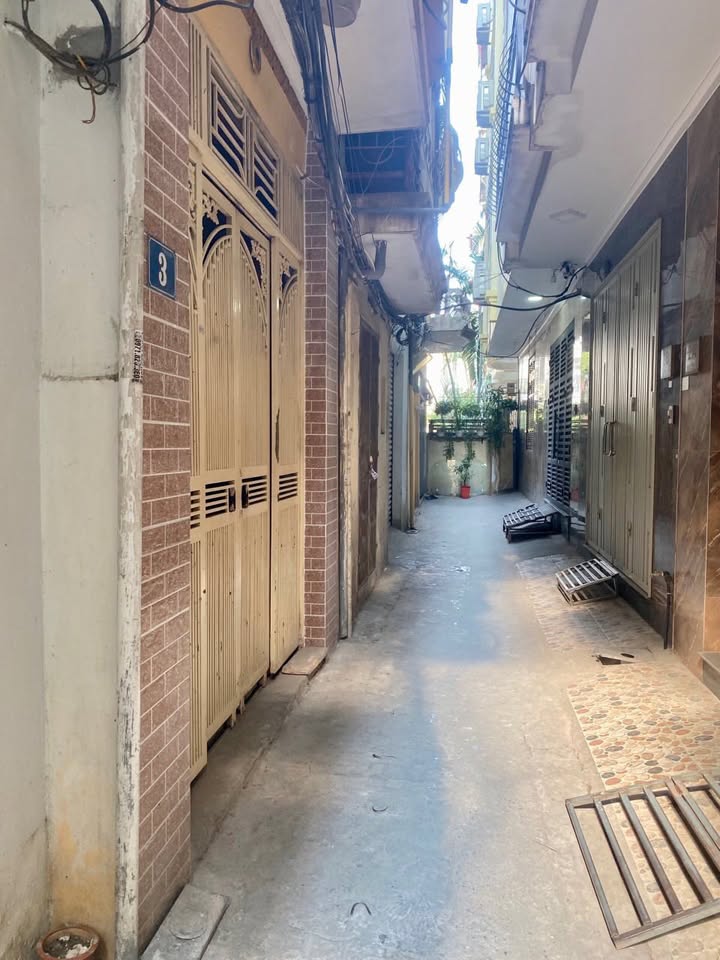 Nhà riêng cho thuê đường Nguyễn Khang 30m² - Gần trường cấp 1,2 Yên Hòa