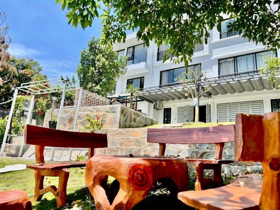 Biệt thự Ngọc Thụy 100m² giá 13 tỷ - Ô tô tận cửa, view sông tuyệt đẹp!