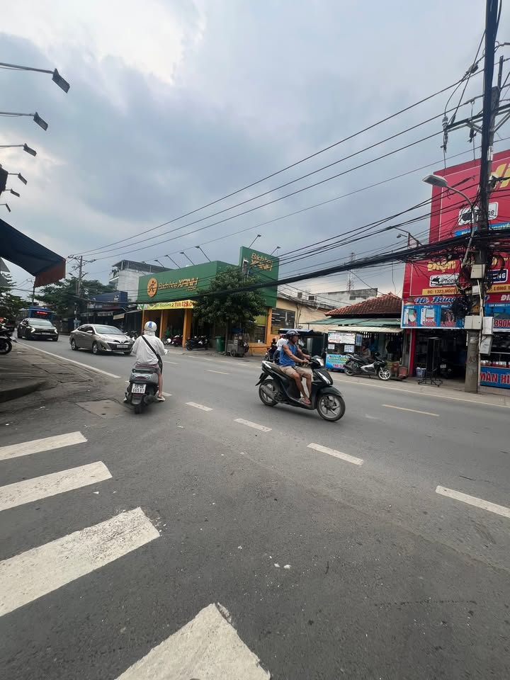 Cho thuê mặt tiền kinh doanh Long Trường Quận 9 - 4.5x10m, chỉ 6.5 triệu!