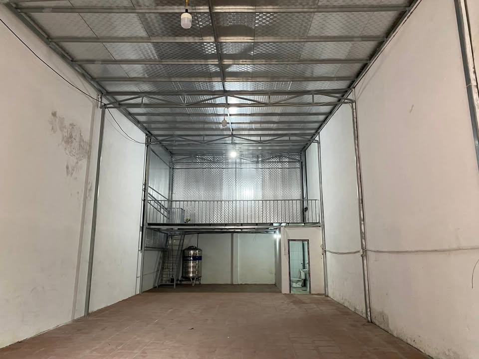 Kho xưởng cho thuê Tứ Hiệp 130m² - Ô tô vào tận cửa!