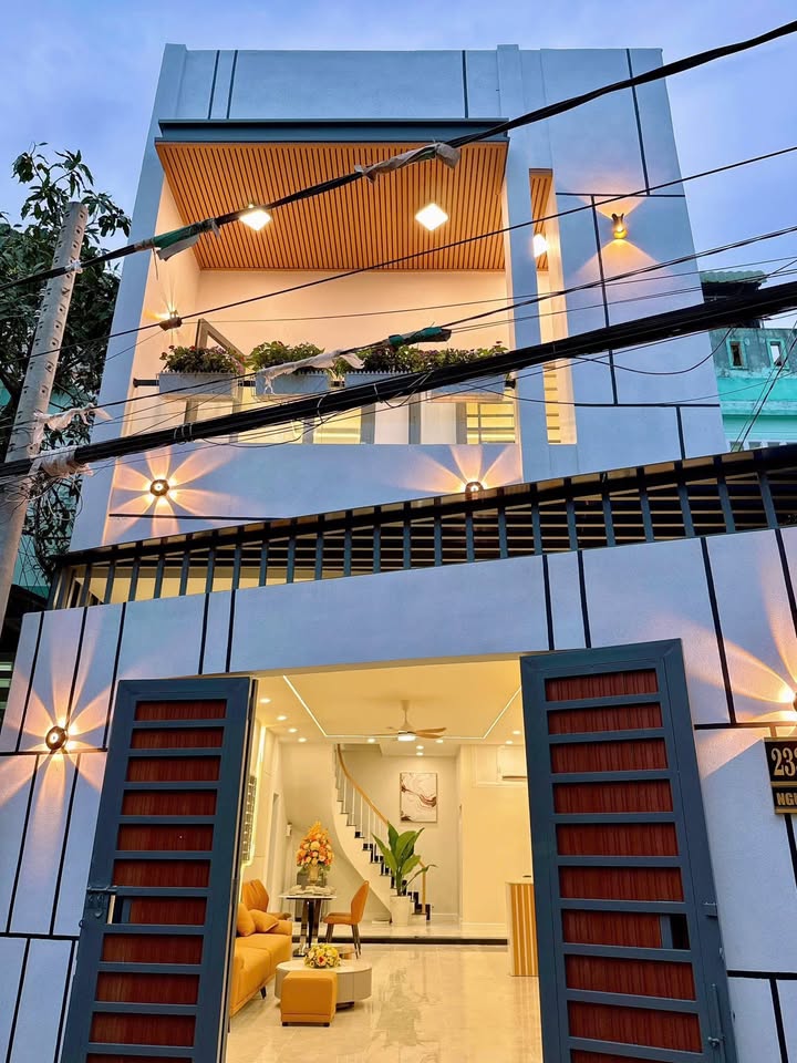 Nhà góc 2 mặt tiền hẻm 233 Nguyễn Văn Cừ 60m² giá 3.55 tỷ - Thích hợp kinh doanh