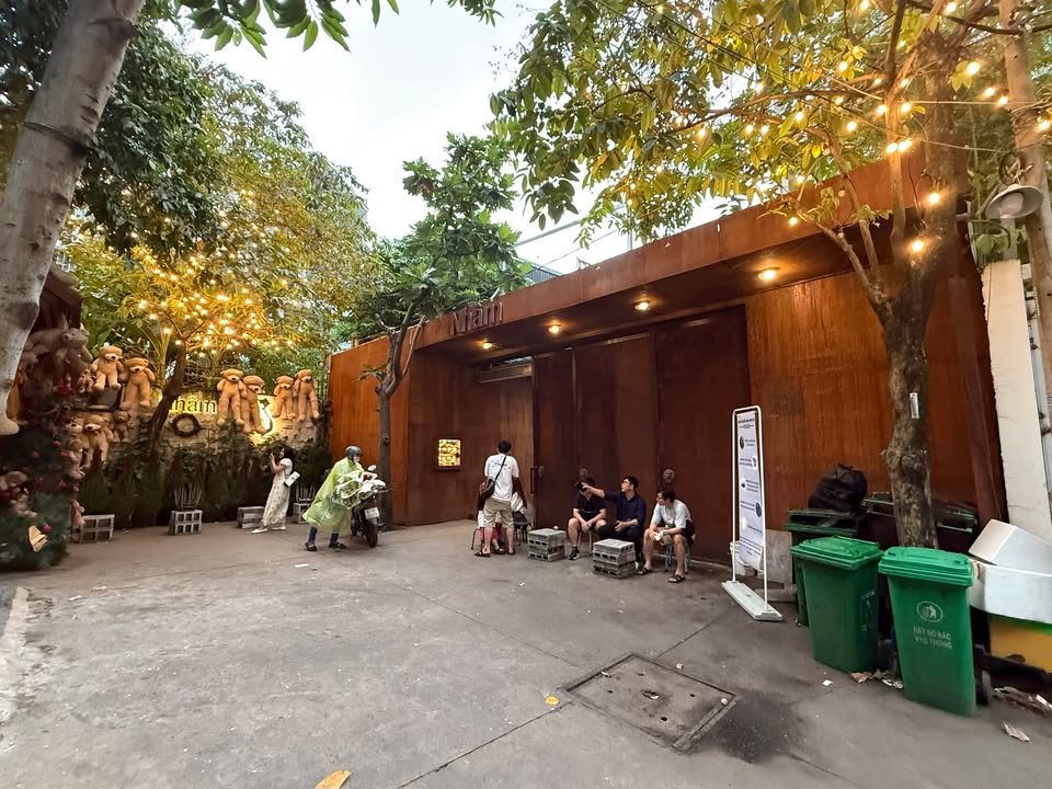 Bán góc 2 mặt tiền hẻm ngay Đại học Hồng Bàng, Bình Thạnh 240m² giá 60 tỷ - Cơ hội đầu tư hấp dẫn!