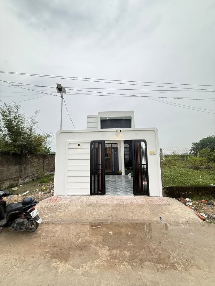 Nhà mới xã Đức Lập 125m² giá 1.95 tỷ - SHR, gần chợ, sẵn sàng vào ở!