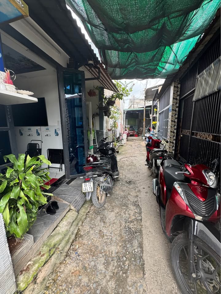 Nhà Bán Gần Trường Học Bà Điểm, Hóc Môn 18m² - Giá 779 triệu, Sẵn Sàng Vào Ở!