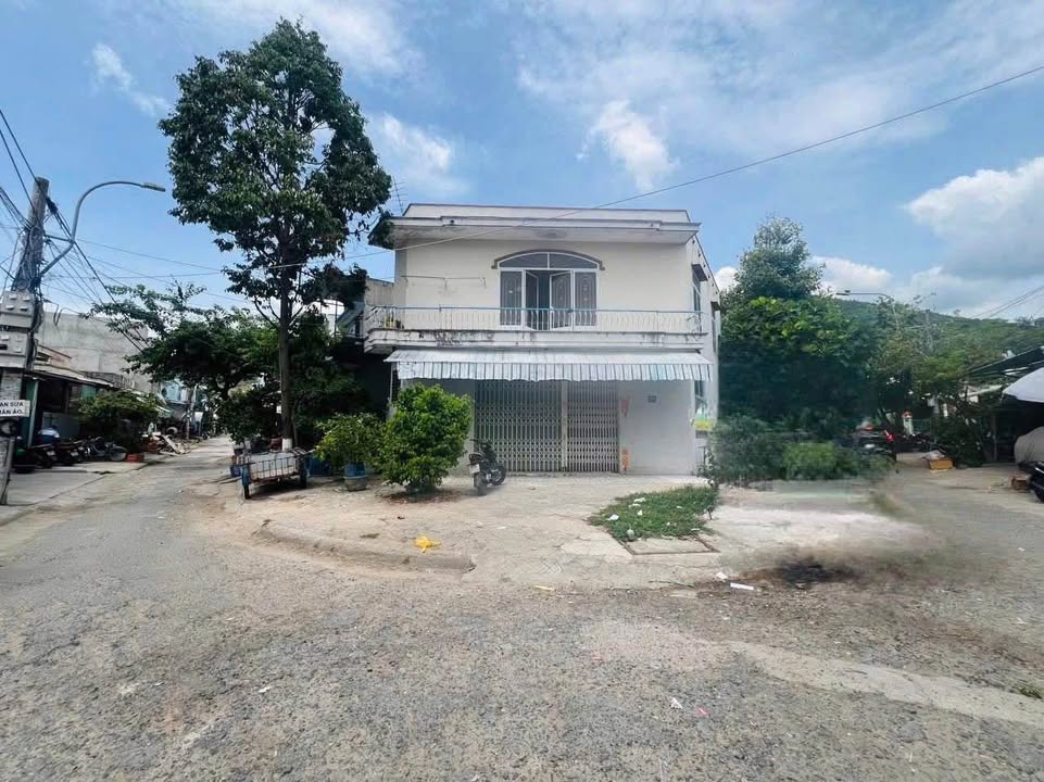 Nhà góc 2 mặt tiền đường Nguyễn Văn Linh 50m² giá 4.5 tỷ - Cơ hội kinh doanh tuyệt vời!