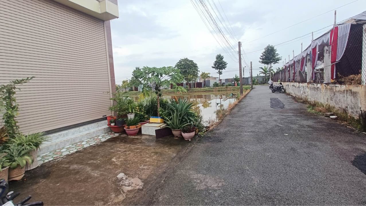 Nhà riêng Bến Lức 105m² giá 1.59 tỷ - Vị trí đẹp gần KDC King Hill!